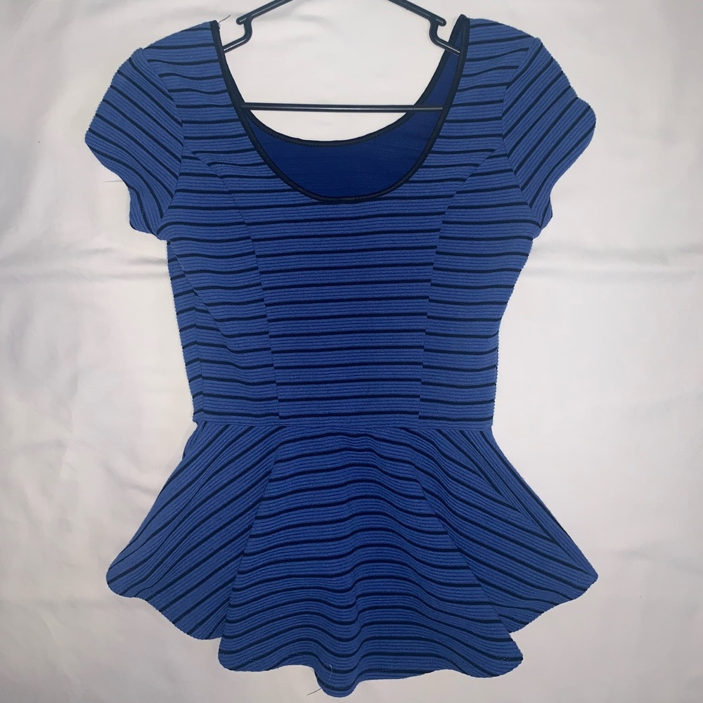 Flowy Blouse - Picture 3 of 3